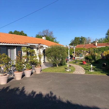 La Pepiniere Bed & Breakfast Saint-Sulpice-et-Cameyrac Dış mekan fotoğraf