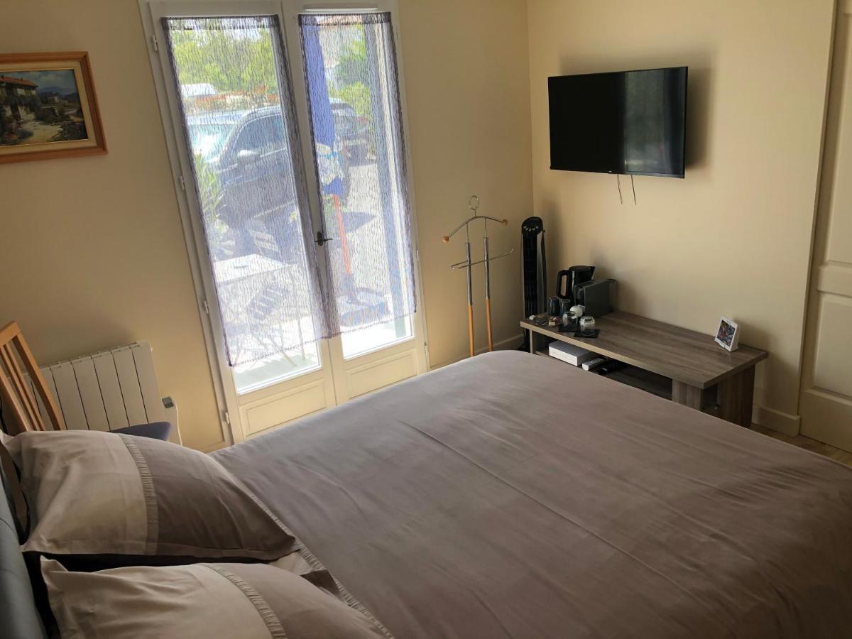 La Pepiniere Bed & Breakfast Saint-Sulpice-et-Cameyrac Dış mekan fotoğraf